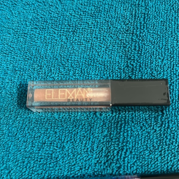 Makeup bundle - Picture 3 of 7